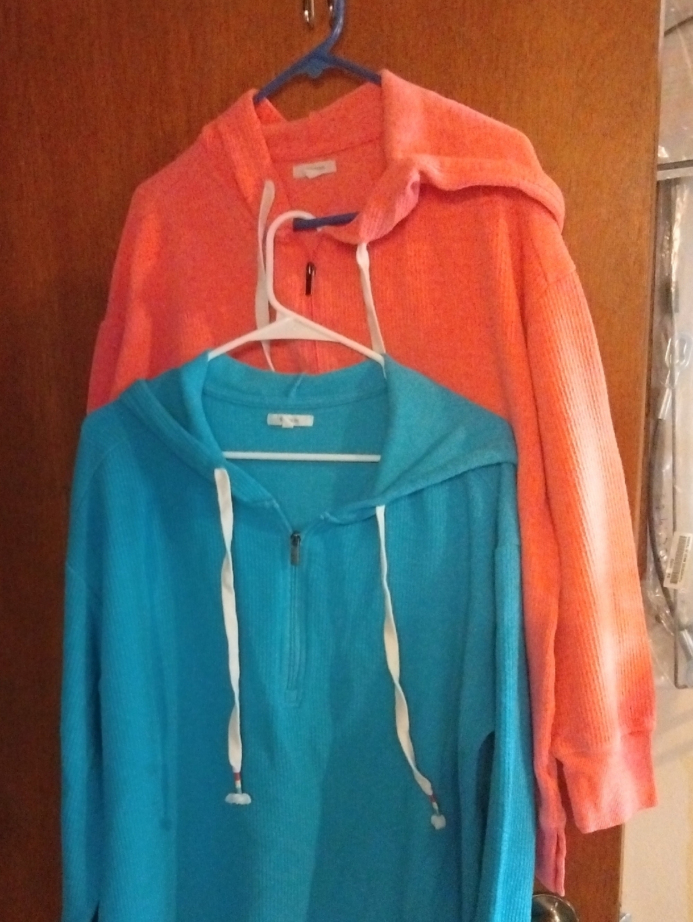 2Maurices Teal And Pink Knit Hooded Pullover
